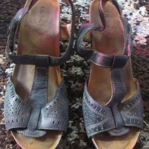 Shoes - Taos Size 9 Shoes - Taos Size 9